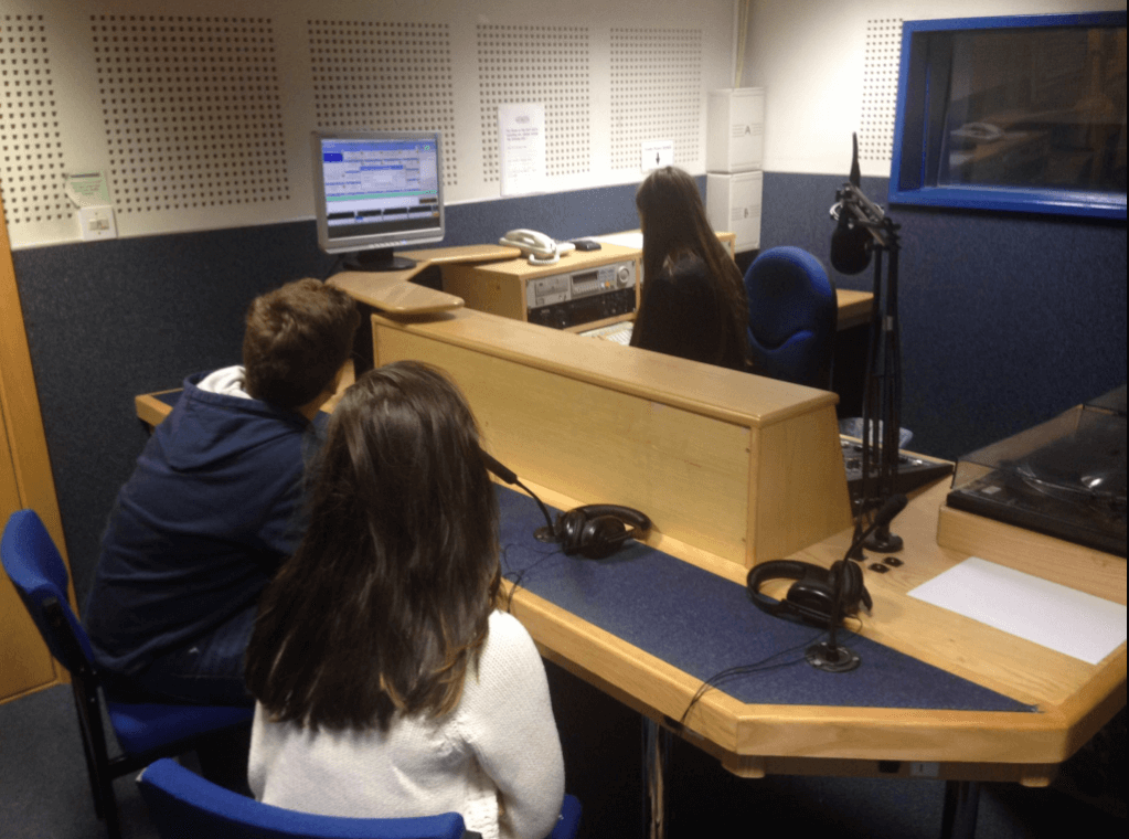 teenagers on the driving desk